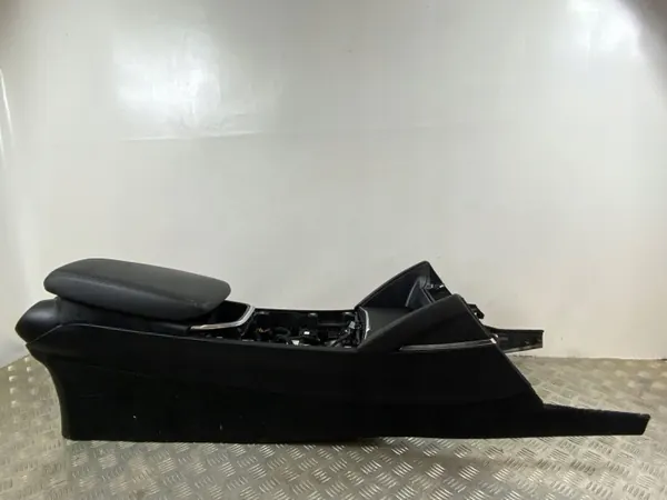 Accoudoir console Alfa Romeo Stelvio OEM 0503720 image 2