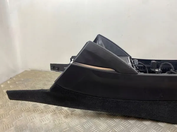 Accoudoir console Alfa Romeo Stelvio OEM 0503720 image 9