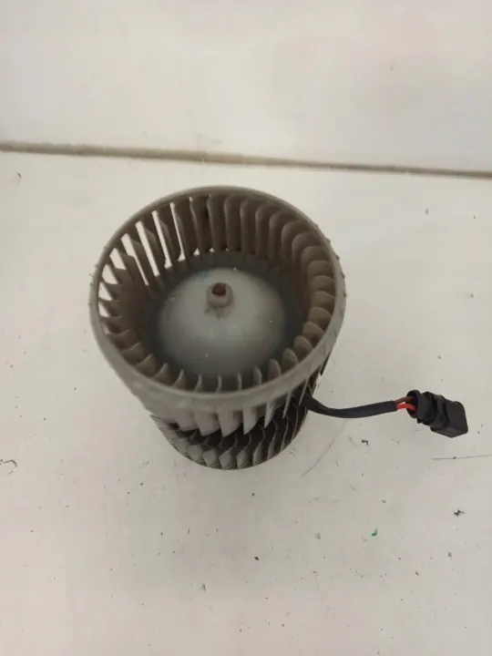 OEM 0130111045 Matkustamon puhallin Bentley Continental GT image 3
