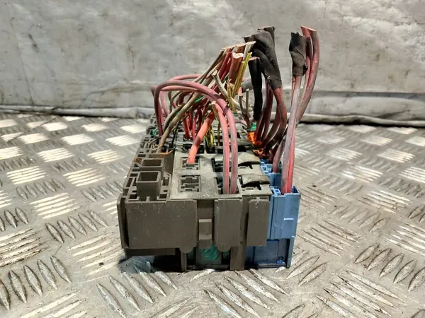 Sulakekaappi OEM SKRZYNKA Z BEZPIECZNIKAMI Renault Espace IV image 5