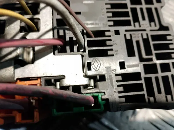 Sulakekaappi OEM SKRZYNKA Z BEZPIECZNIKAMI Renault Espace IV image 6