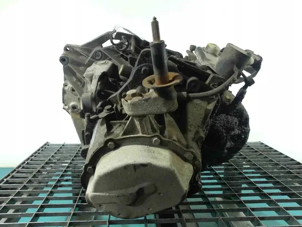 Manuaalivaihteisto Citroen Jumpy 1.9D 2000 OEM 20TD30 image 5