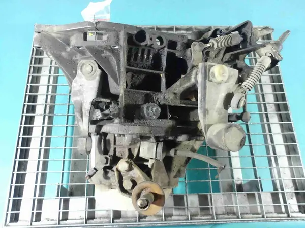 Manuaalivaihteisto Citroen Jumpy 1.9D 2000 OEM 20TD30 image 7