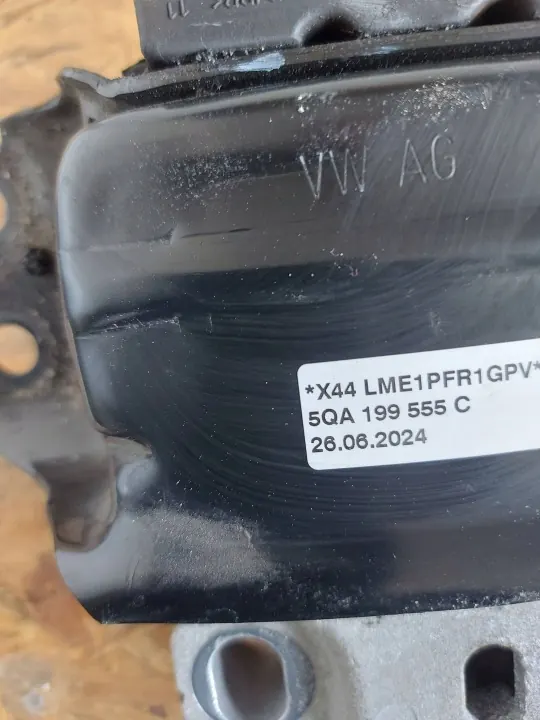 5QA199555C Support de Boîte VW Audi Skoda Seat 2.0 TDI image 3