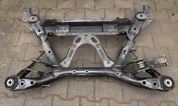 Volvo V60 II takaperävetokoukku OEM 32221650 image 3