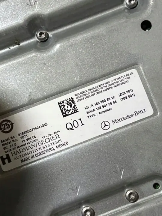 Mercedes-Benz Audioversterker A1669008612 - Gebruikt image 4
