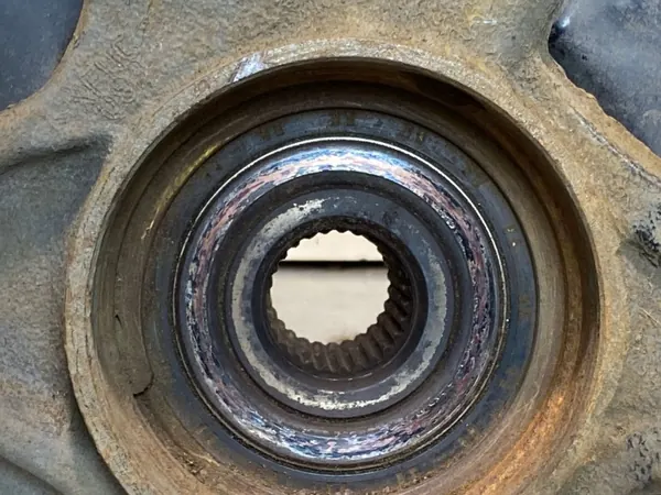 Cubo de roda dianteira Kia FBZ23714 - Peça OEM usada image 4