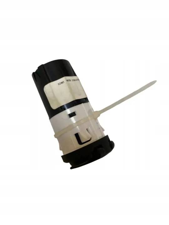 Kia EV6 2021 USB-Anschluss OEM 96125CV010 - Gebraucht image 3