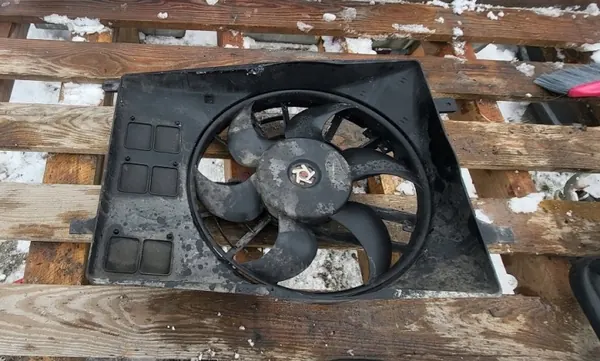 Saab 9-3 2.0T Lüftergehäuse OEM 4962924 (1998-) image 3