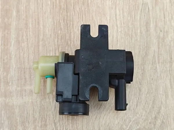 Válvula de vacío OEM 8589117 para BMW 2.0D G26 G20 G01 image 4