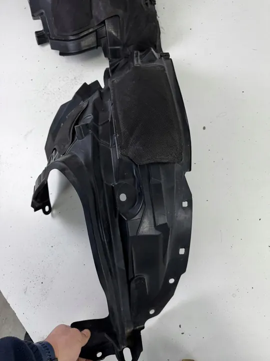 Front Right Wheel Arch Nissan X-Trail T32 63842-4cb0a image 4