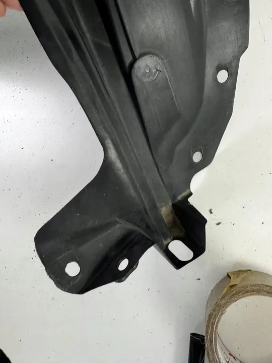 Front Right Wheel Arch Nissan X-Trail T32 63842-4cb0a image 5