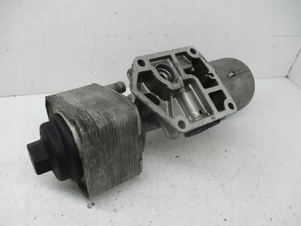 Audi A4 B8 A5 07-14 Olje Filterhus 038117021C image 5