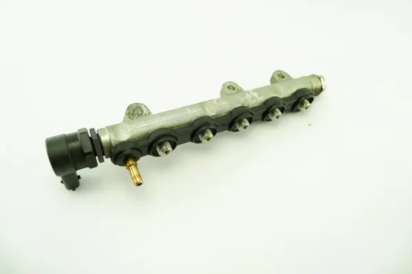 Bosch 0445214114 Einspritzschiene - Gebraucht image 3