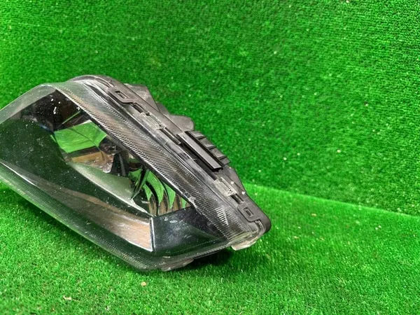 Farol Halógeno Seat Ibiza V Esquerdo Frontal Europa 6F0941701A image 3