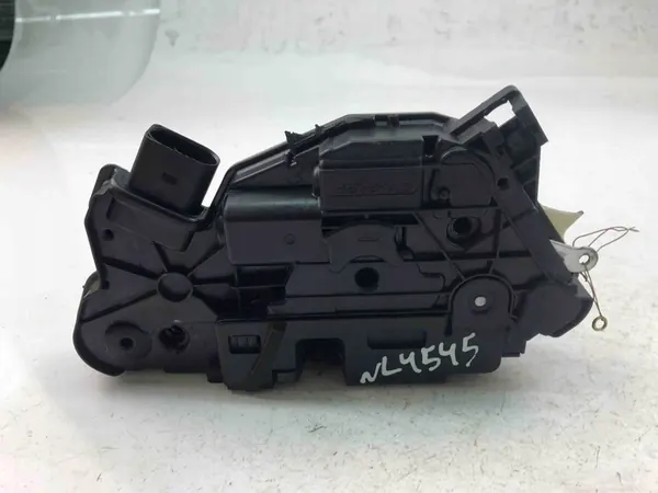 Vänster Framdörrslås VW Passat CC 5N1837015D image 3