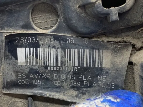 Moldura Porta Traseira Direita OEM 828767927R - Renault Megane III image 3