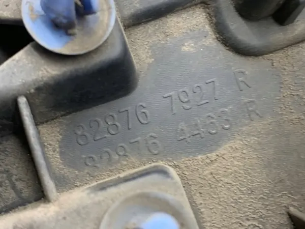 Moldura Porta Traseira Direita OEM 828767927R - Renault Megane III image 4