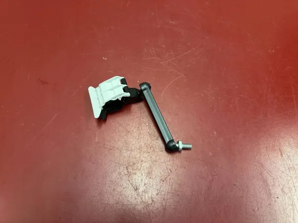 BMW X3 G01 Ajovalon Tasonsäädin OEM 6891166 image 2