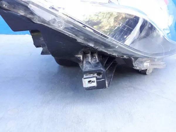 Faros derecho Mitsubishi L200 2015-2019 image 4