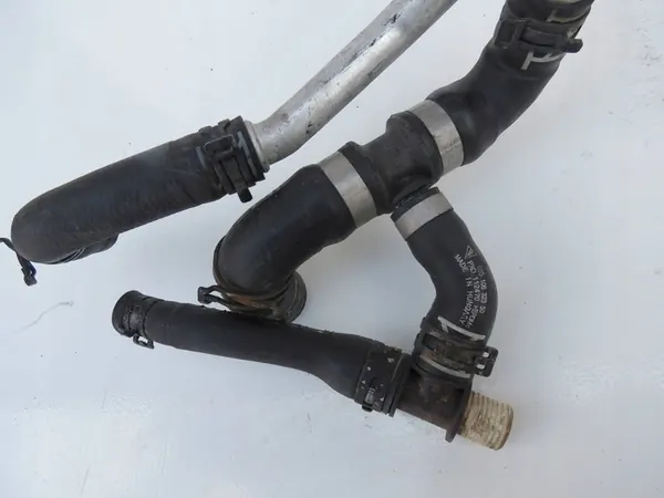 Vattenpump Porsche Cayenne I 4.5 V8 7L0965561H image 9