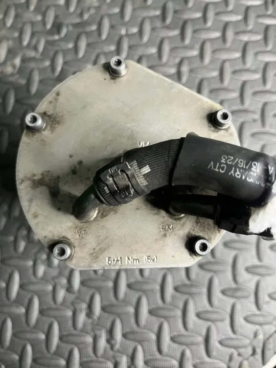 Bränslefilterhus Porsche OEM 7P6127401 - Begagnad image 5