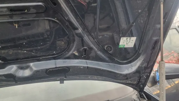 Motorhuv VW Golf IV image 10