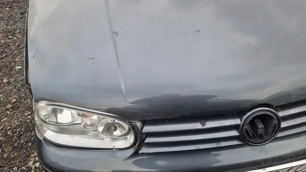 Motorhuv VW Golf IV image 3