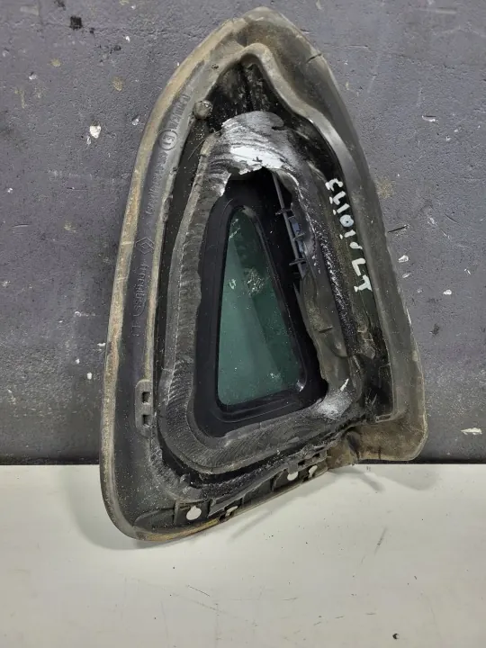 Vidro Triangular Traseiro Esquerdo Renault Clio IV OEM 833067235R image 4
