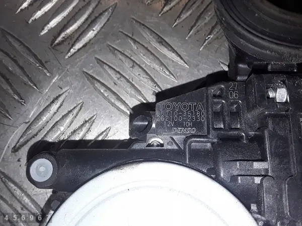 Régulateur de vitre OEM 8571035180 pour Toyota Prius 2006 image 4
