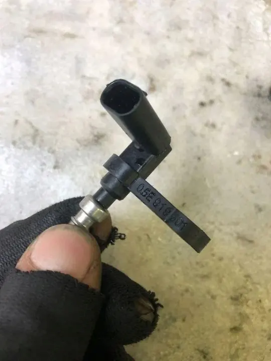 Sensor Temperatura Líquido Refrigeração Skoda OEM 05E919501G image 3