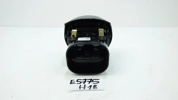 Grelha Mercedes-Benz C W206 OEM A2068303901 - Usado image 4