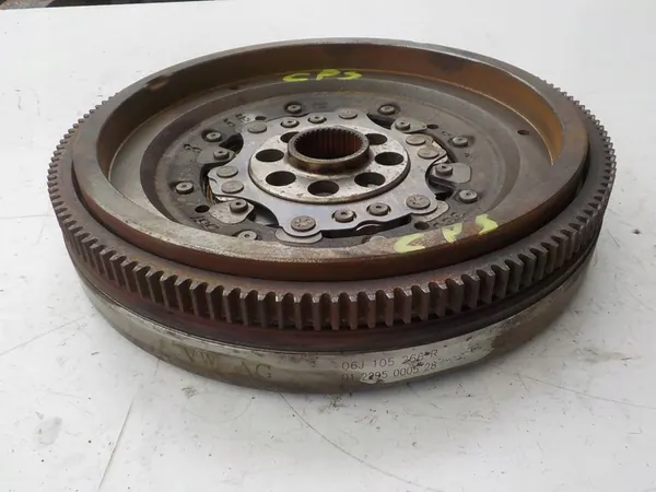 AUDI Q3 2.0 TFSI Volante Duplo 06J105266R image 2