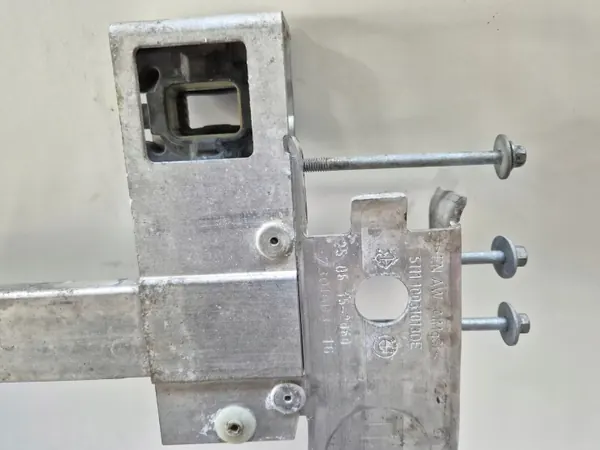 Untere Kühlerstützstrebe OEM BMW F39 F40 F45 F48 image 6