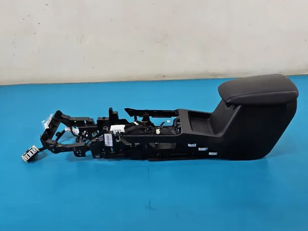 Accoudoir console centrale Ford Focus MK4 OEM JX7B-A045M62-EW image 2