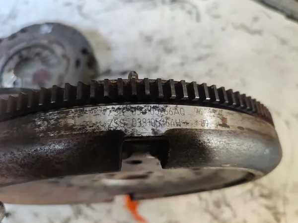 VW GOLF IV AUDI A3 1.9TDI Volante de Dupla Massa 038105266AQ image 3