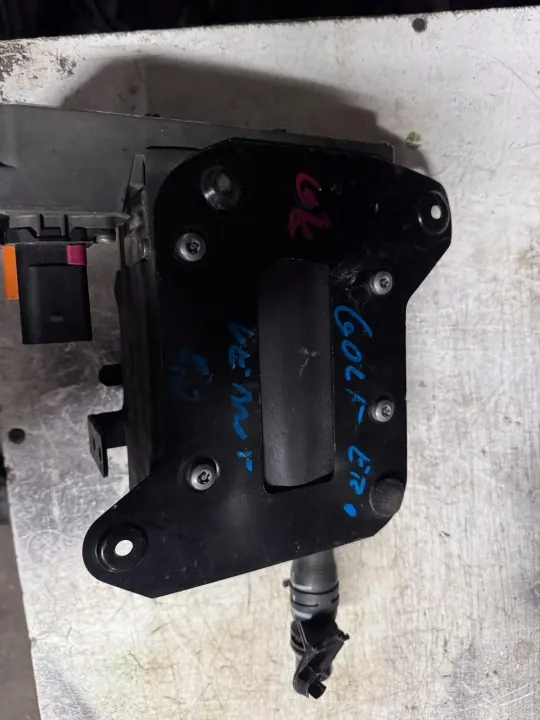 VW E-Golf Webasto Wärmetauscher OEM 258676 image 4