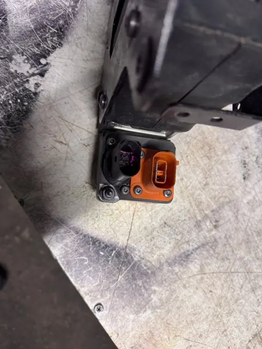 VW E-Golf Webasto Wärmetauscher OEM 258676 image 6