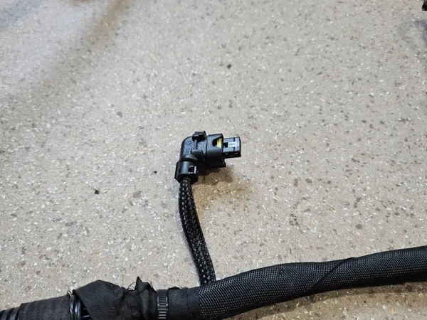 Conector de injetores BMW OEM 7580078 - Usado image 3