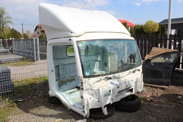 Nissan NT500 Kaross OEM BUDA KAROSERIA image 2