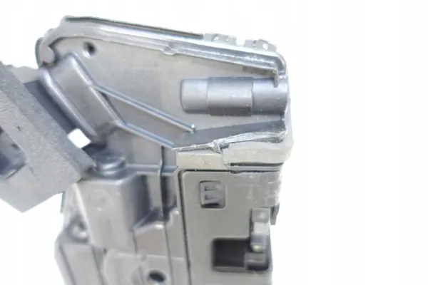 Fram Höger Dörrlås Touran 5TB837016B image 3