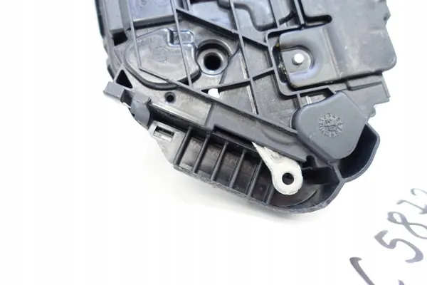 Fram Höger Dörrlås Touran 5TB837016B image 4