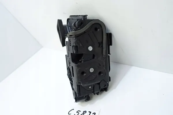 Fram Höger Dörrlås Touran 5TB837016B image 5