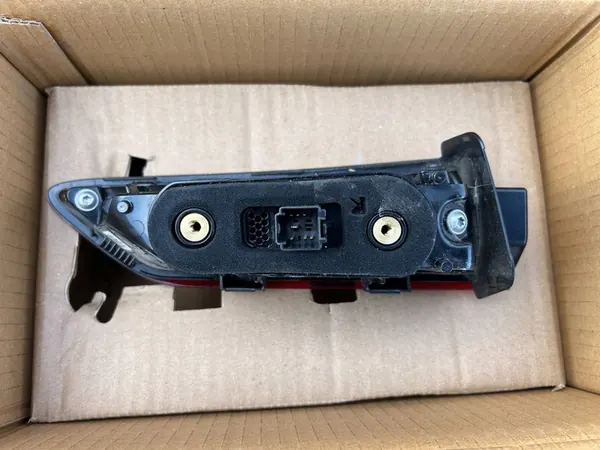 Luz LED trasera derecha Skoda 57A945308D image 3