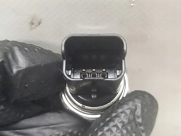 Sensor de presión de combustible Renault Scenic III 1.5 DCI KA51-S01 image 4