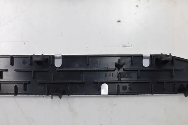 Protège-bas BMW F40 M135i OEM 56748332 M-Package image 3
