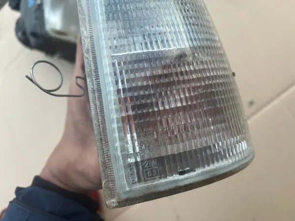 Clignotant gauche Volvo 850 1991-1994 image 3