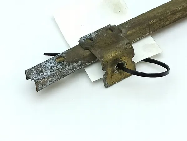 Guia de janela da porta dianteira esquerda Mercedes-Benz COMPAKT W115 image 3