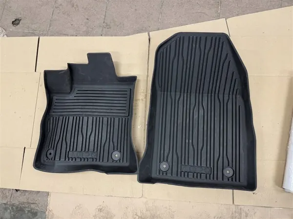 OEM R2XJ-V13087-DAW framrutorhållare Ford Courier image 2