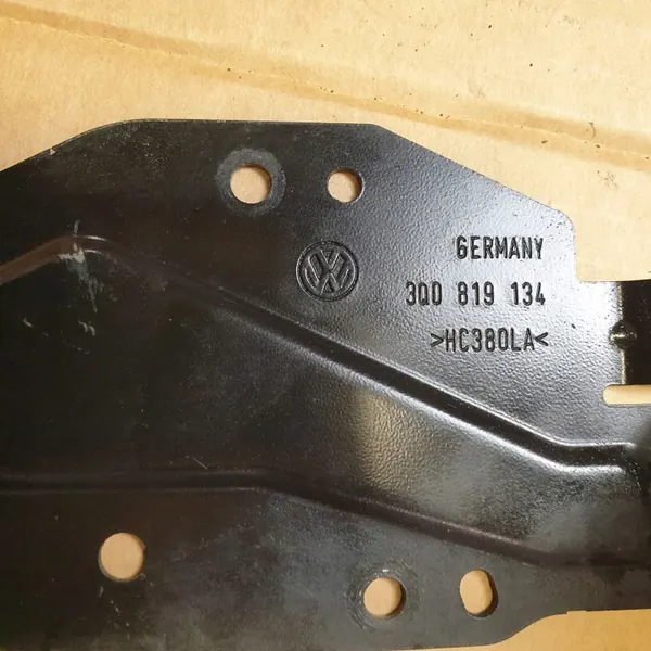 Suporte Aquecedor Webasto OEM 3Q0819134 para VW Passat B8 image 3